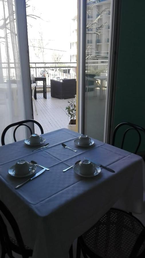 Hotel Ariosto Rimini Exterior photo